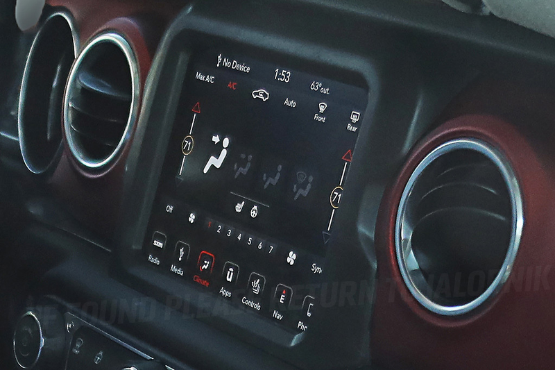 Illustration for article titled The 2018 Jeep Wrangler's Interior Actually Looks Pretty Nice